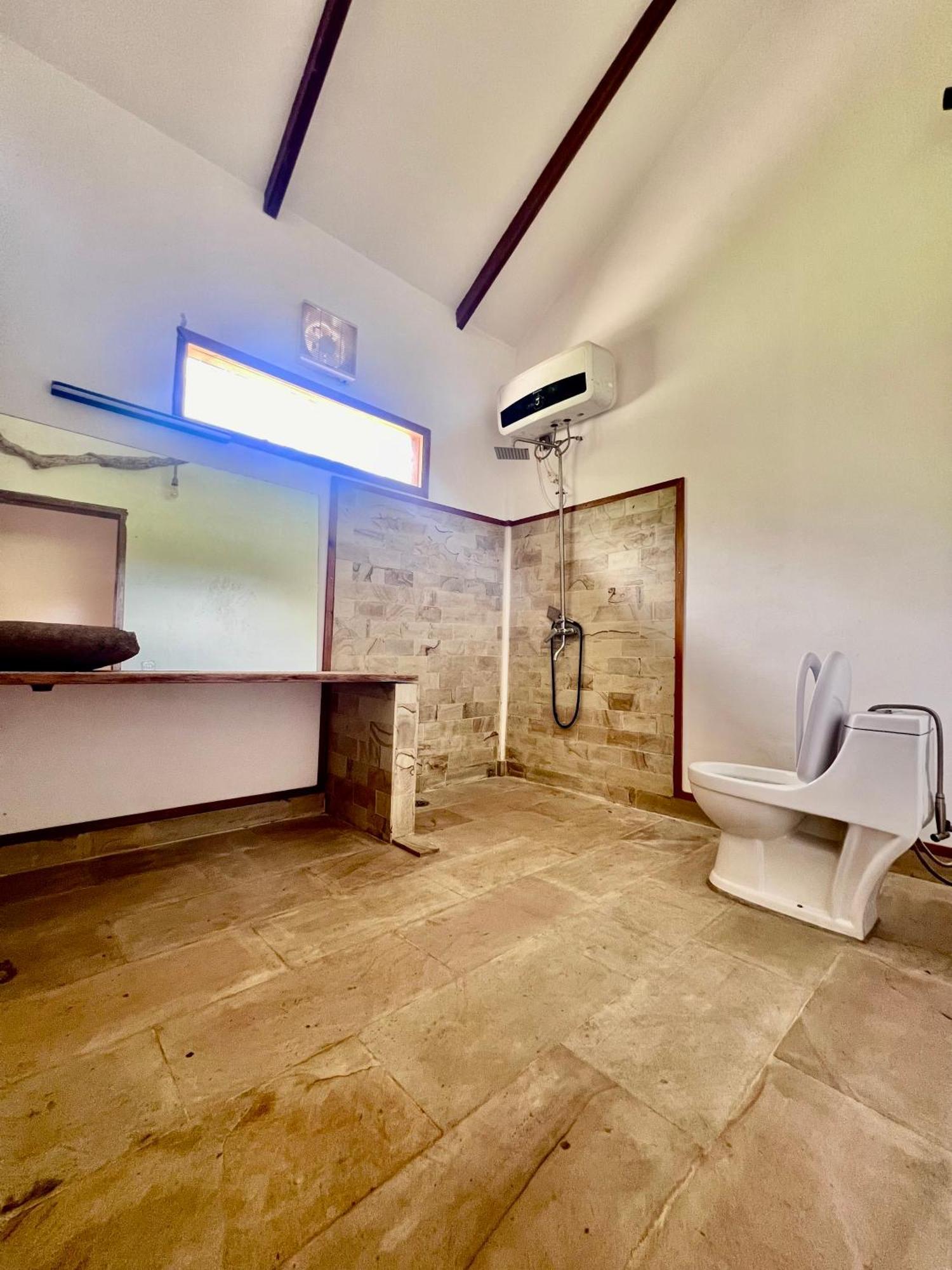 Lances Right Surfhouse Hotel Katiet Ngoại thất bức ảnh