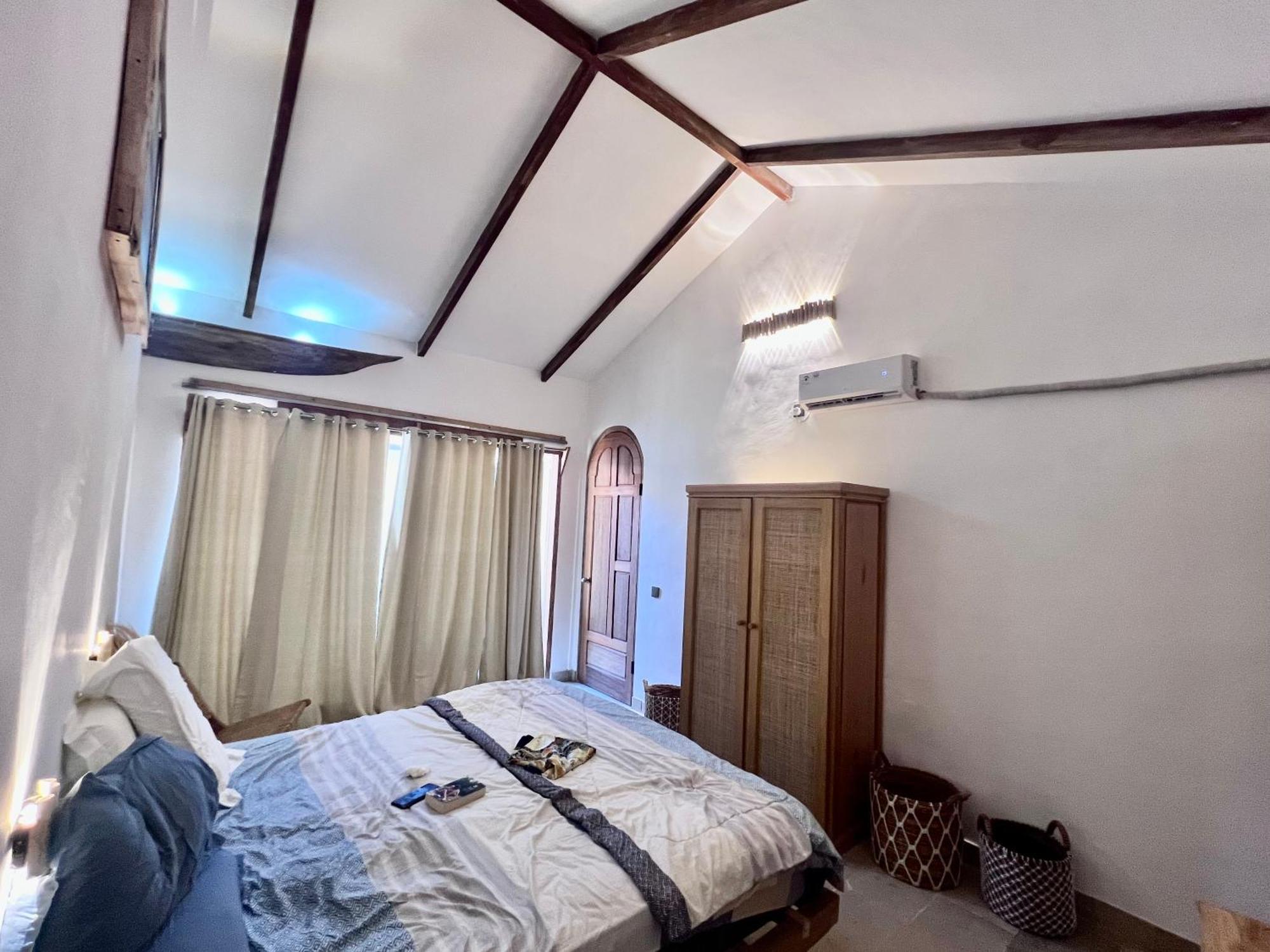 Lances Right Surfhouse Hotel Katiet Ngoại thất bức ảnh