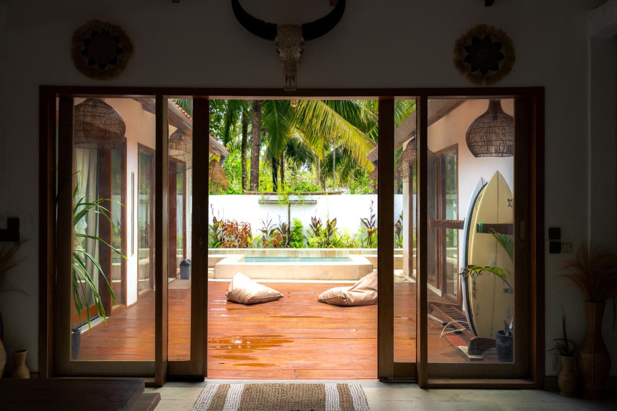 Lances Right Surfhouse Hotel Katiet Ngoại thất bức ảnh