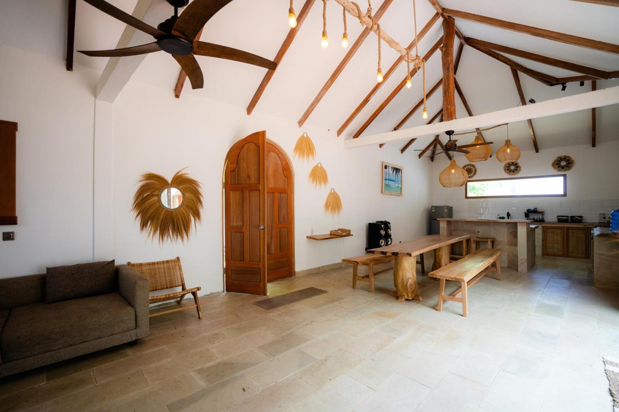 Lances Right Surfhouse Hotel Katiet Ngoại thất bức ảnh